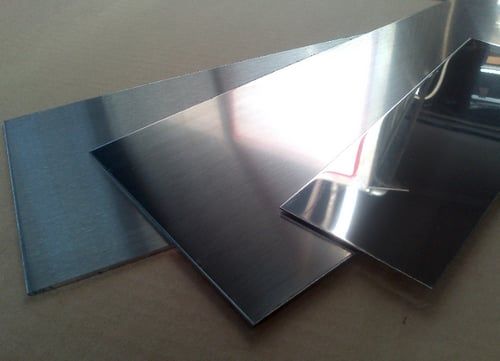 Lamiere in acciaio inox con finiture lucide e satinate