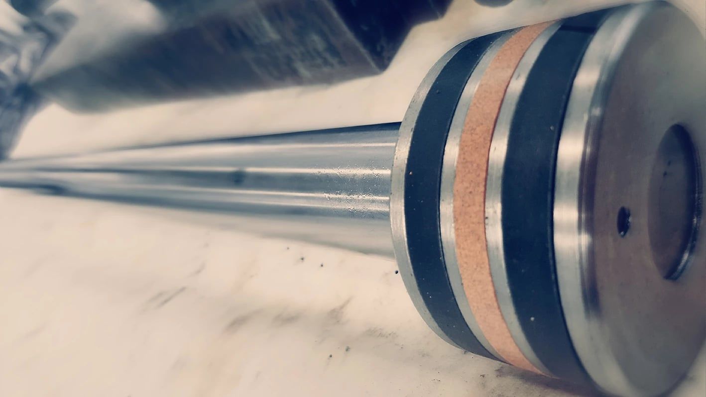 Stelo di pistone idraulico con testa e guarnizioni
