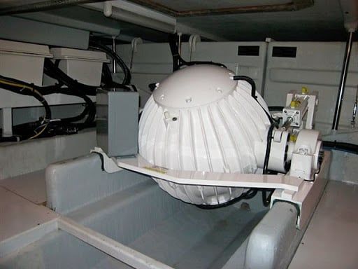 Stabilizzatore giroscopico bianco in vano tecnico